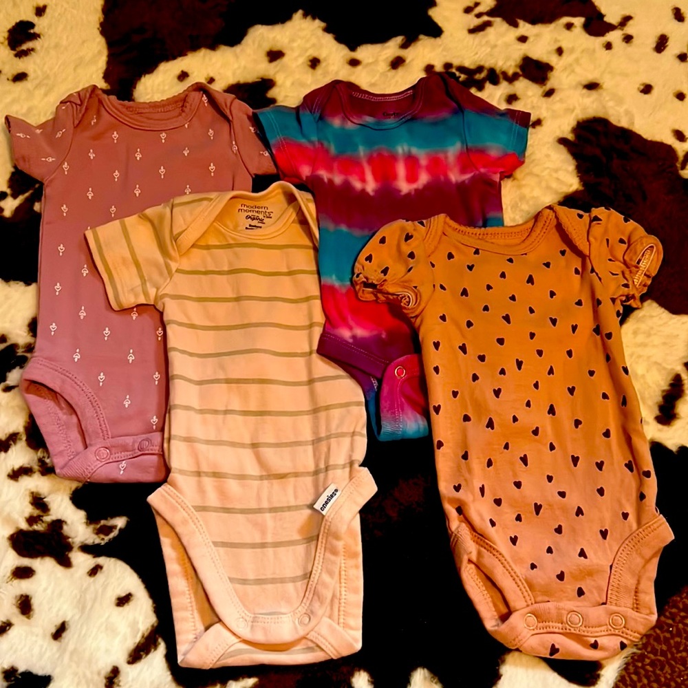 NB short sleeve onesies